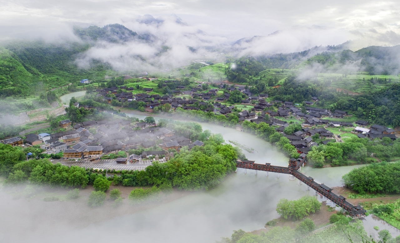 龙山县苗儿滩镇捞车村